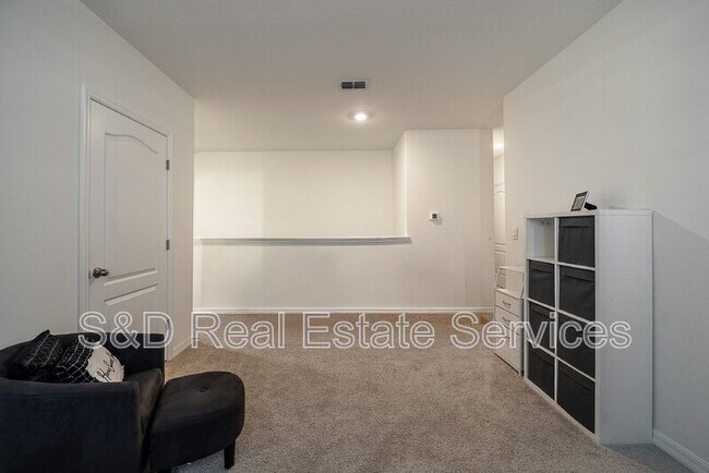 Building Photo - 3883 Resting Robin Ave