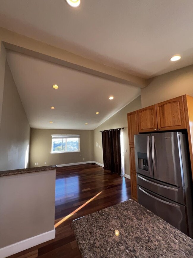 Building Photo - 419 Avalon Dr