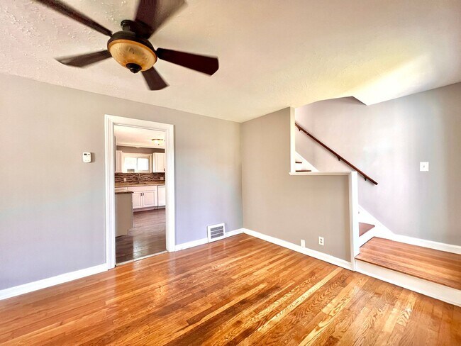 Building Photo - 21400 Goller Ave