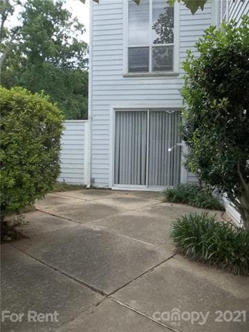 Building Photo - 7003 Stonington Ln