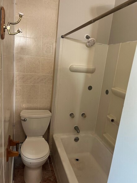 Building Photo - 120 1st St