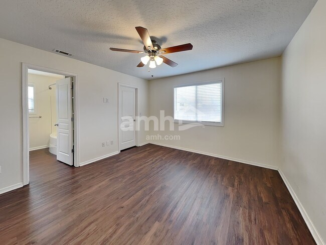 Building Photo - 1754 W Oakley Way