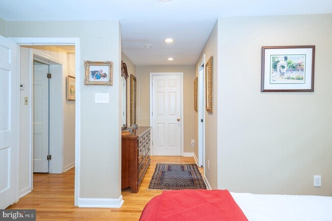 Building Photo - 337 Crum Creek Ln