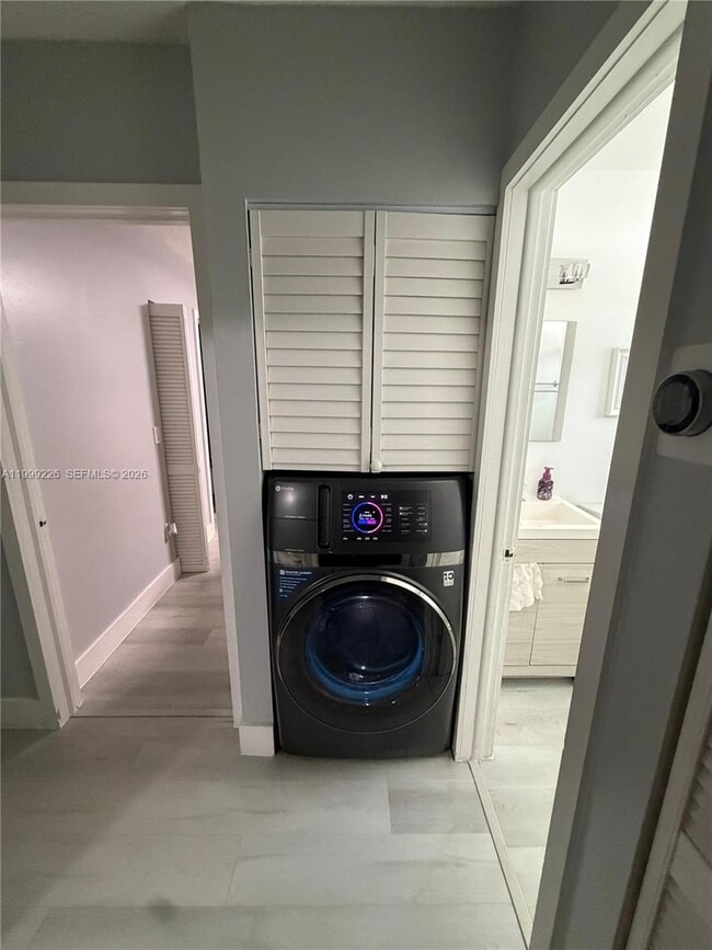 Building Photo - 6878 NW 173rd Dr