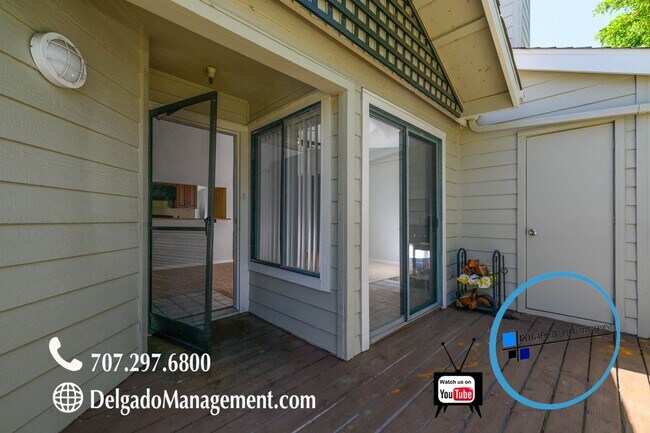 Building Photo - Glen Cove! Large two bedroom/2 baths avail...