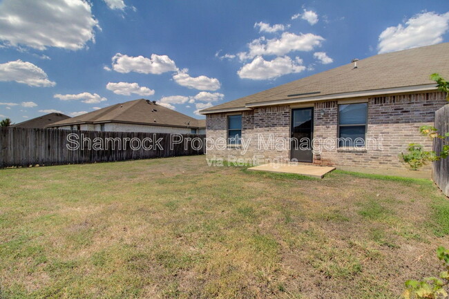 Building Photo - 1208 Maverick Trail