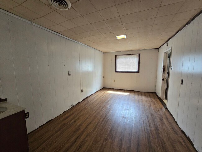 Building Photo - 1820 McGougan Rd