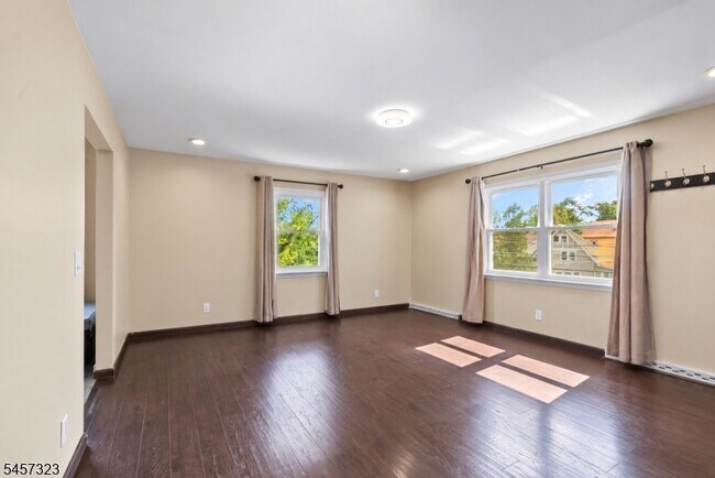 Building Photo - 58 Jardine Rd