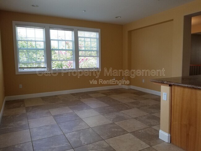 Building Photo - 3687 Whitworth Dr