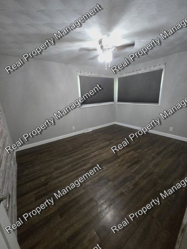 Building Photo - Updated Three Bedroom SFH