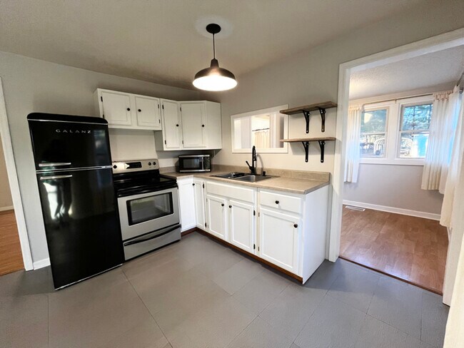 Building Photo - 83 Piney Mountain Church Rd