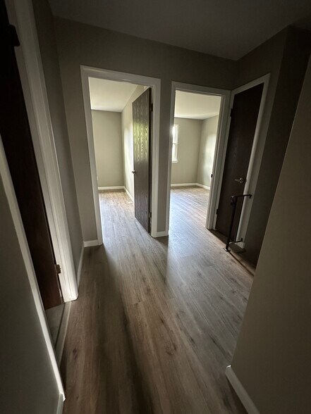 Upstairs hallway - 887 Williams Pl