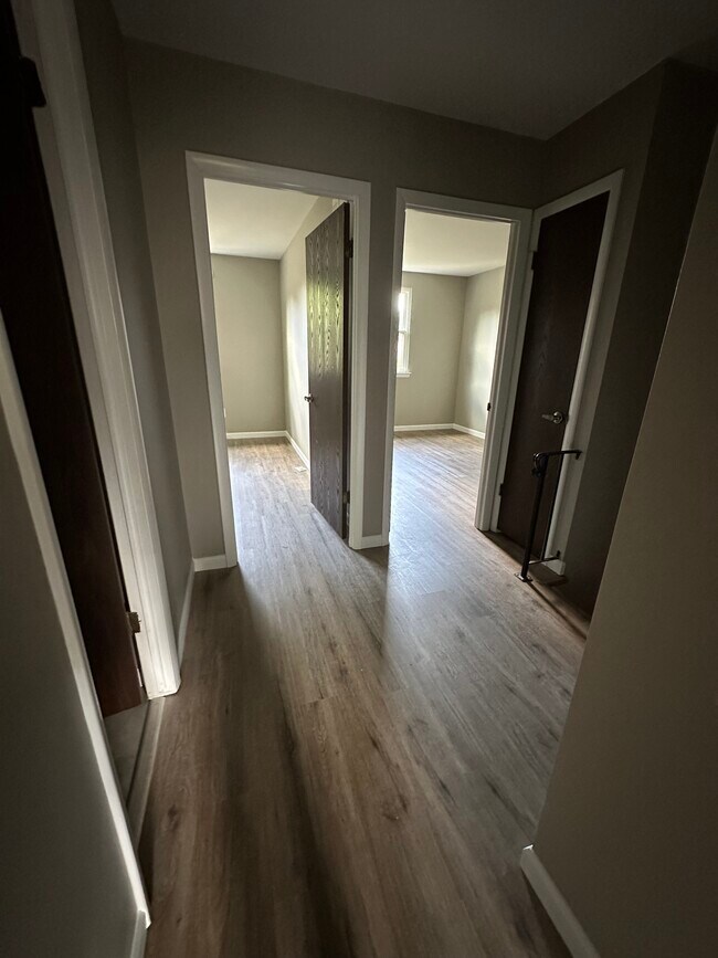 Upstairs hallway - 887 Williams Pl
