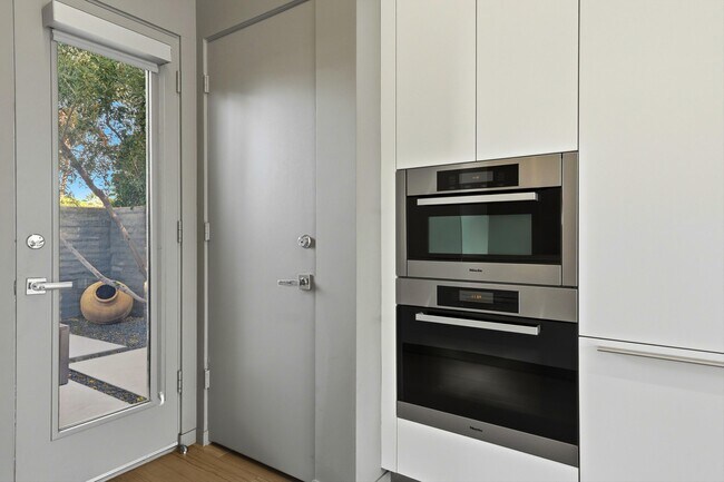 Building Photo - 47125 El Menara Cir