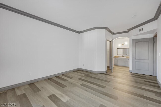 Building Photo - 5525 W Flamingo Rd