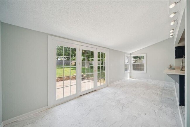 Building Photo - 1417 S Quebec Ave
