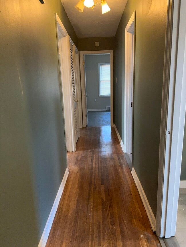 Building Photo - 3736 Donna Dr