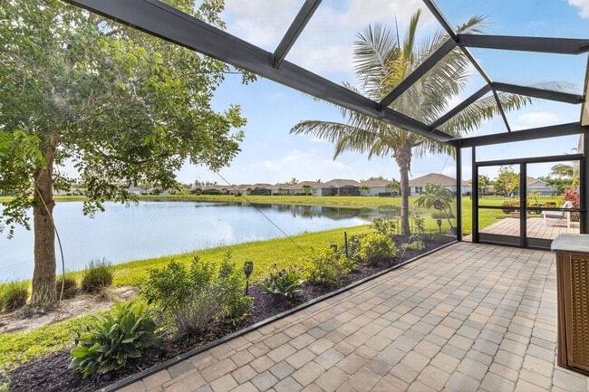 Building Photo - 3 Bedroom 2 Bath 2 Car garage at Magnolia ...