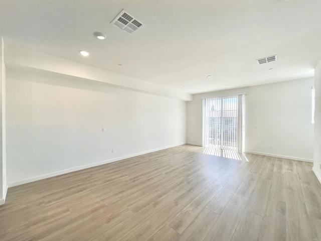 Building Photo - 9309 E Heaney Cir