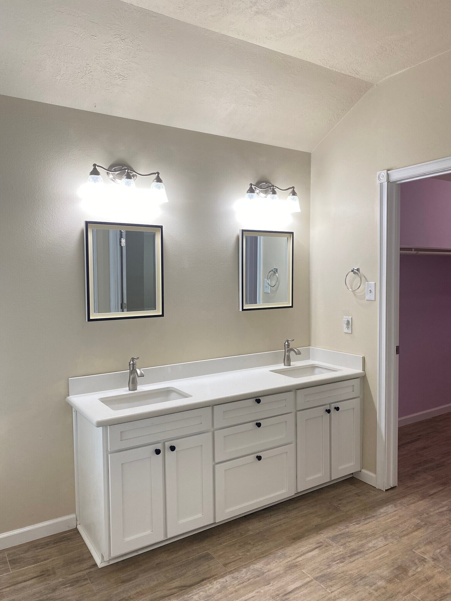 Building Photo - 17802 Oakridge Canyon Ln