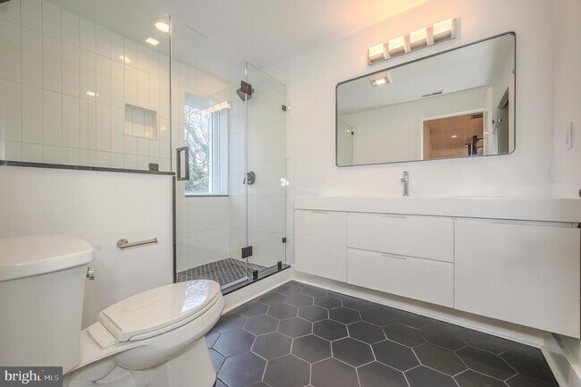 Building Photo - 1328 Maryland Ave NE