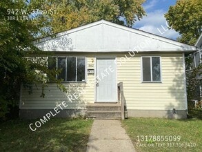 Building Photo - 942 W 33rd St