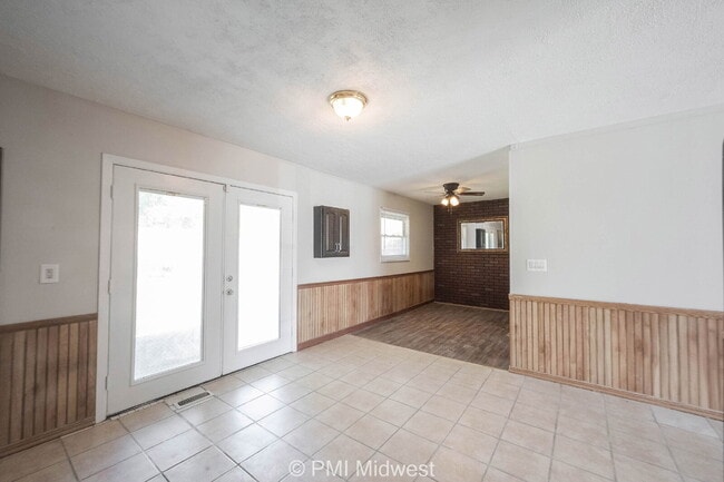 Building Photo - 3926 Malibu Dr