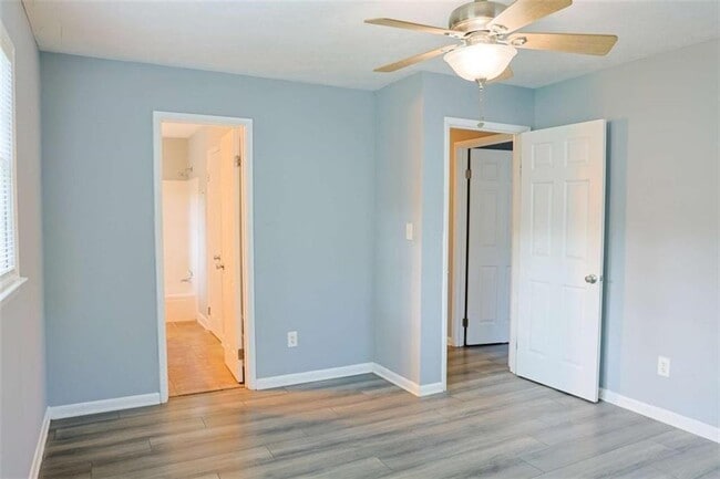 Building Photo - 130 Mimosa Dr