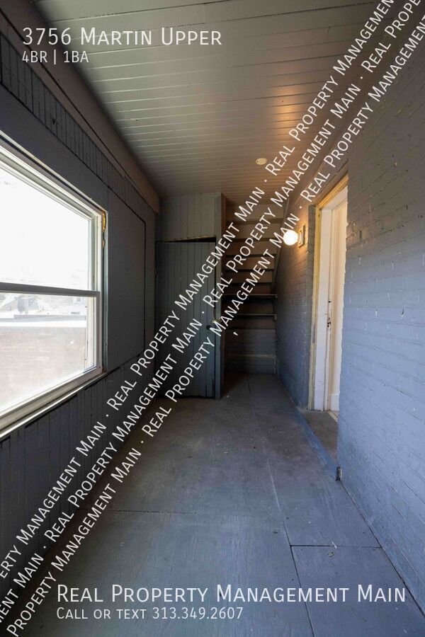 Building Photo - 3756 Martin St