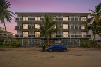 Building Photo - 1986 Biarritz Dr
