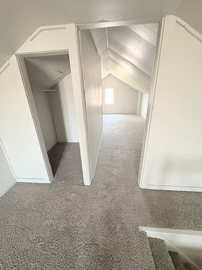 Building Photo - 3304 Kratzville Rd