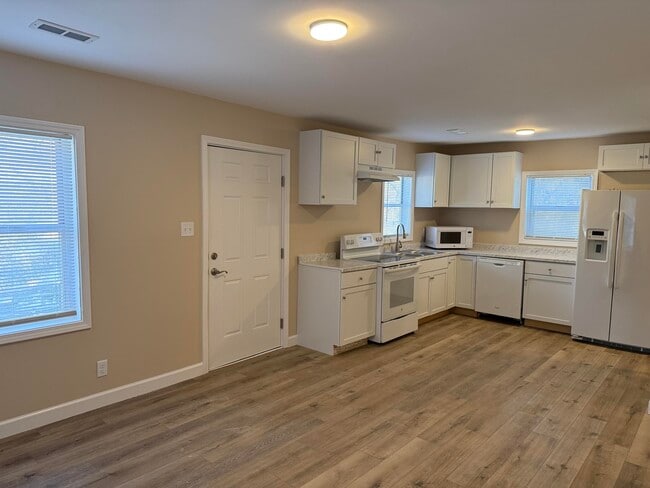 Building Photo - 532 Old Stage Rd