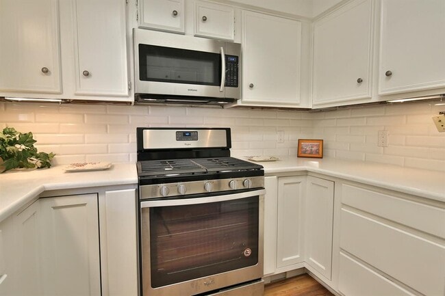 Building Photo - 3880 Williamsburg Cir