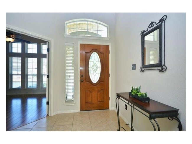 Building Photo - 1819 Rosenborough Ln N