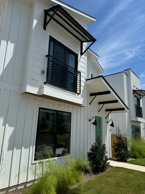 Primary Photo - 7601 Cooper Ln