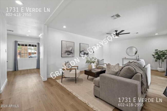 Building Photo - Beautiful Brick Home in Phoenix
