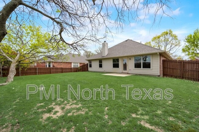 Building Photo - 8420 Sonnet Dr