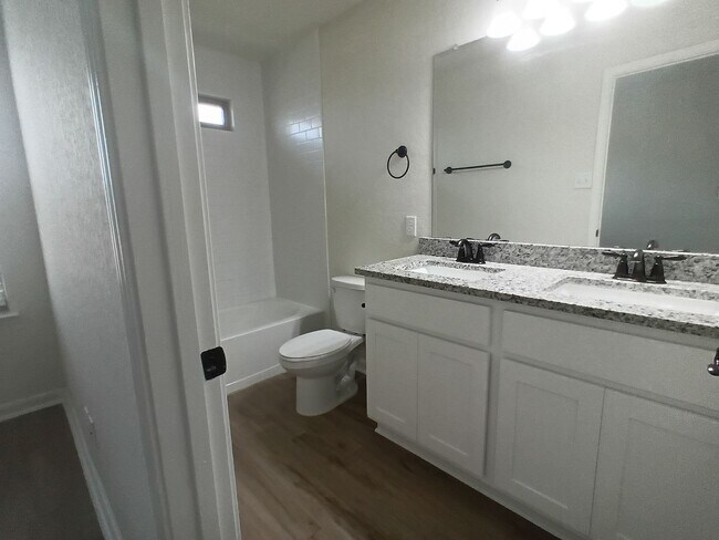 Building Photo - 7518 Astro Fld