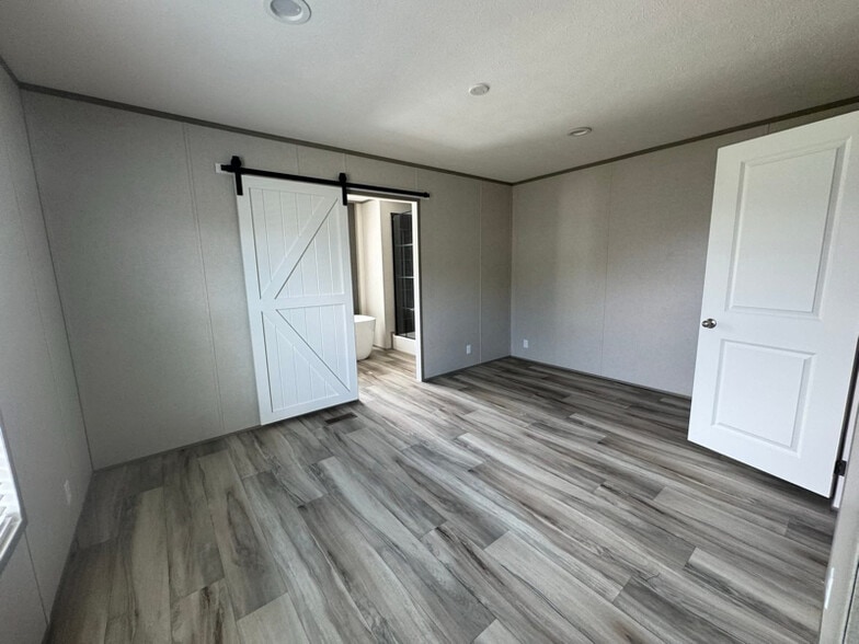 Building Photo - 90 Peach St