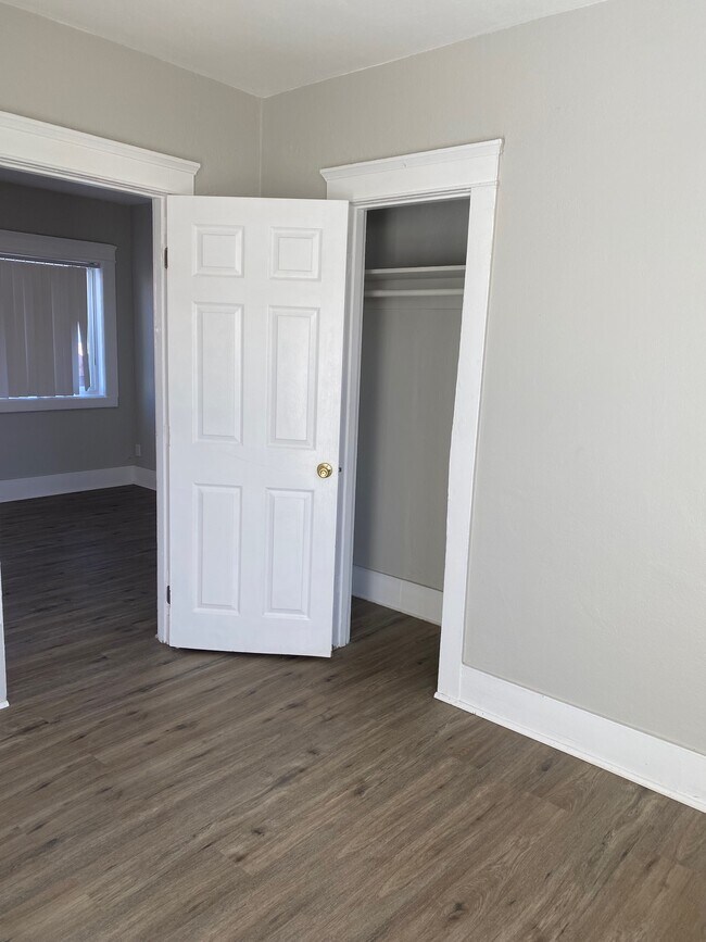 Building Photo - 4477 Polk Ave