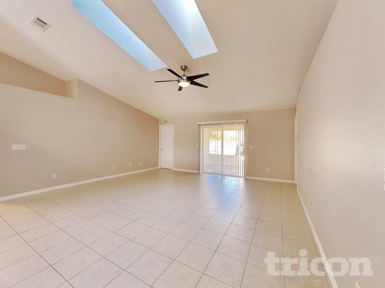 Building Photo - 95 Putter Dr