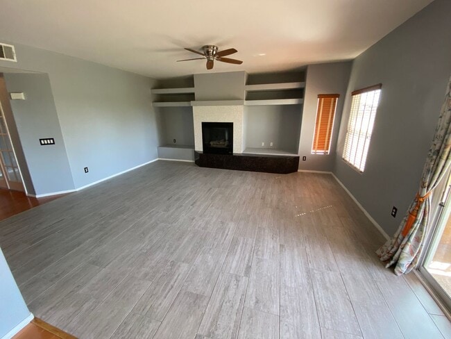 Building Photo - 11865 Tevare Ln