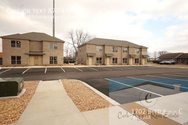 Building Photo - 1702 Bittle St