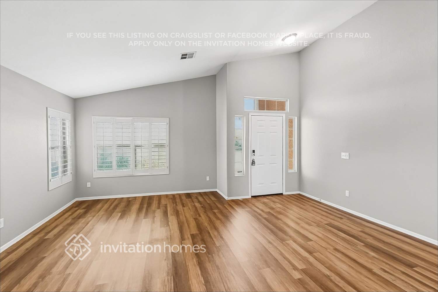 Building Photo - 7546 W Jenan Dr