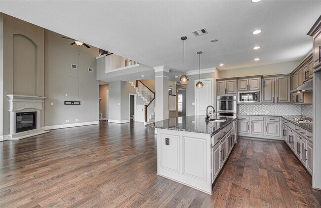 Building Photo - 2403 Orchard Way