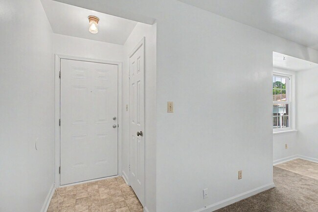 Building Photo - 15324 Warwick Blvd