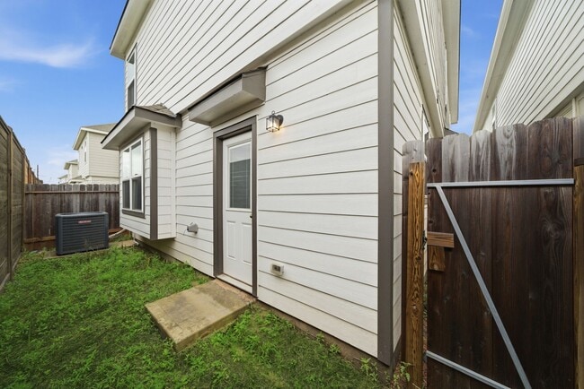 Building Photo - 24611 Porta Borsari Dr