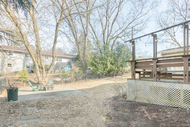 Building Photo - Fully Furnished 5 Bedroom 2.5 Bathroom in Madison, WI