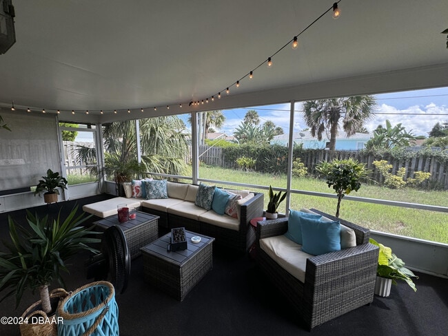 Building Photo - 12 Ocean Crest Dr