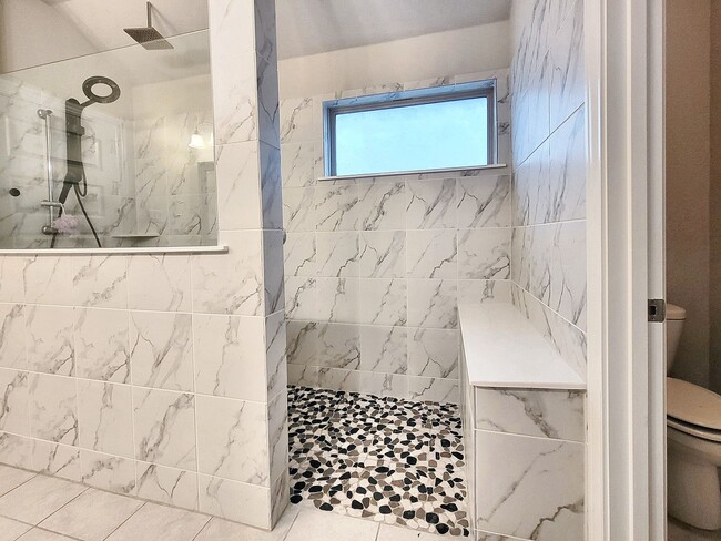 Building Photo - Beautiful Solar-Powered 4BR / 2BA Home – Big Backyard & Modern Kitchen